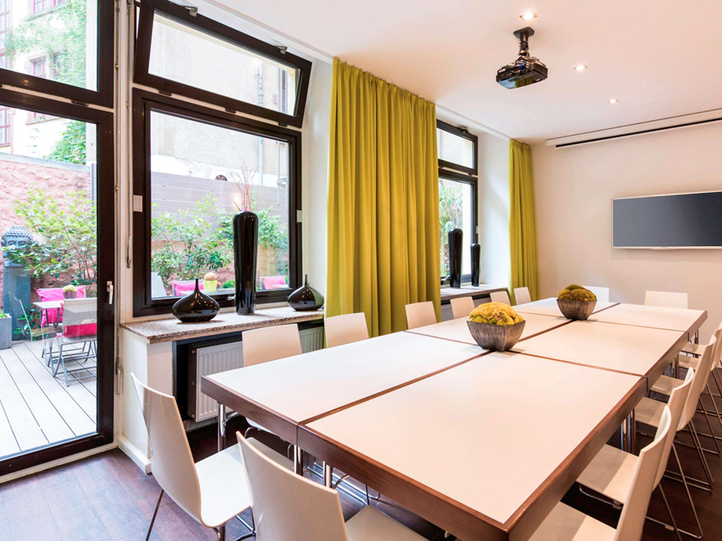 Hotel Ibis Styles Frankfurt 3*