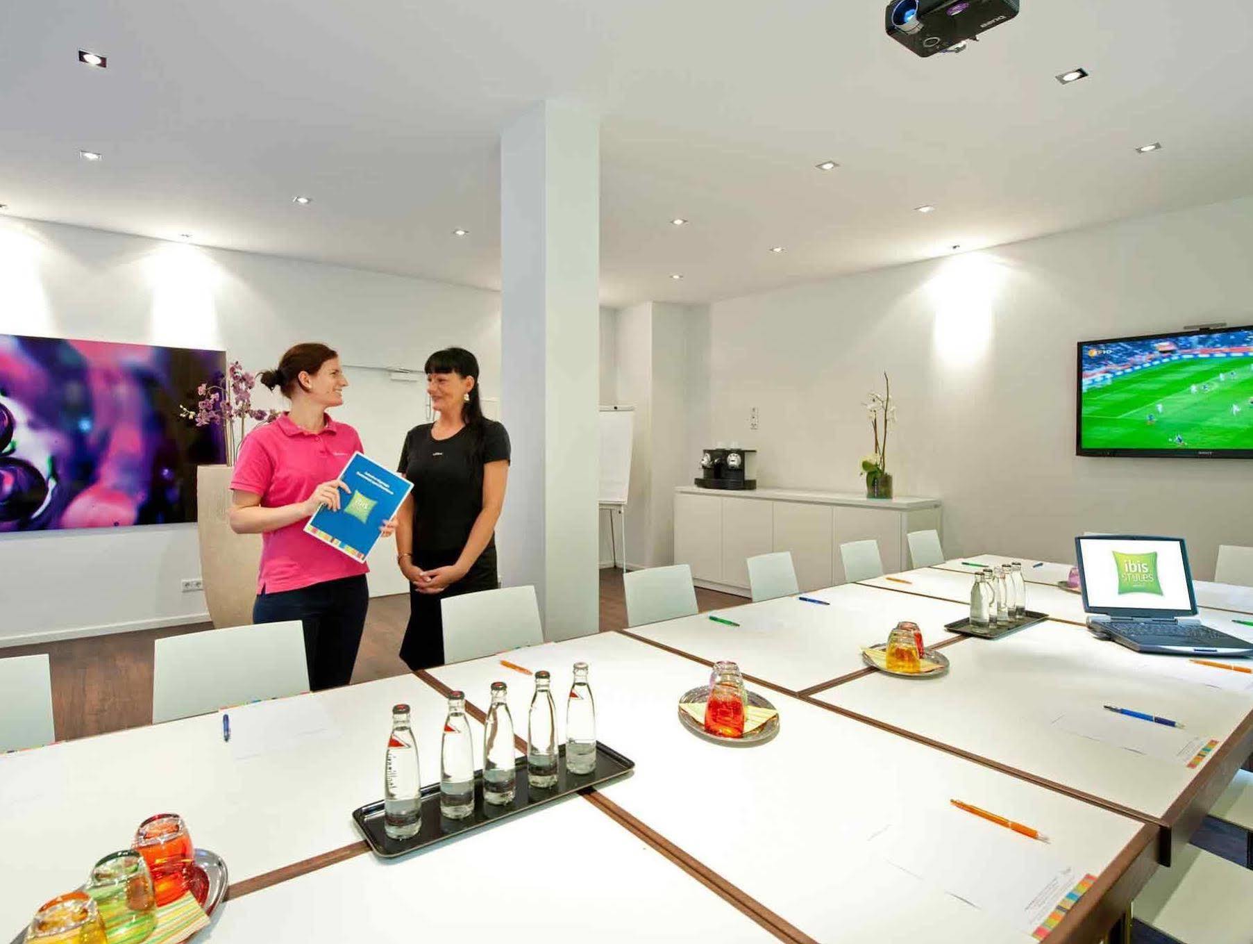 Ibis Styles Frankfurt Hotel 3*